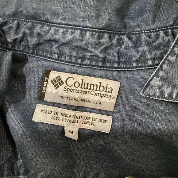 Women’s Columbia Denim Long Sleeved Button Down Shirt Blue Medium - Picture 3 of 3